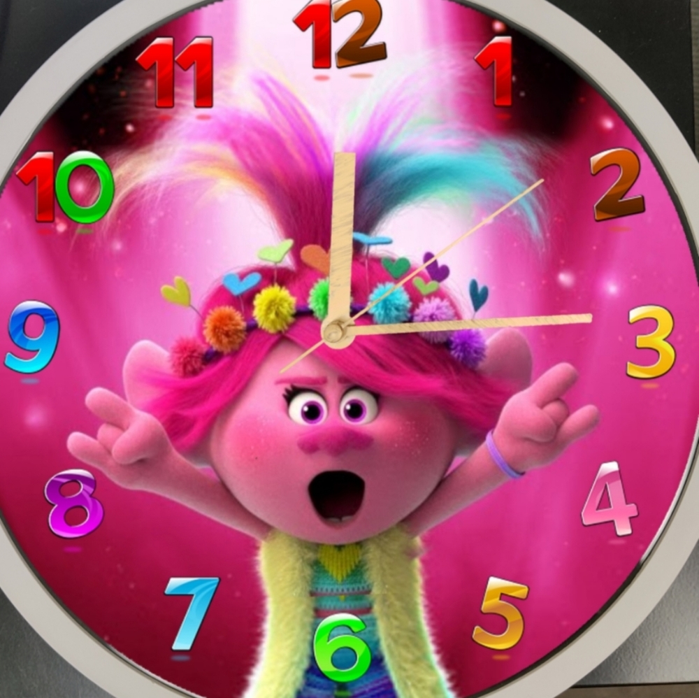 Poppy led wall clock